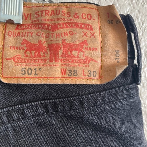 Levis 501 Jeans Mens 38x30 Button Fly Straight Fit Black Stretch - Picture 10 of 12